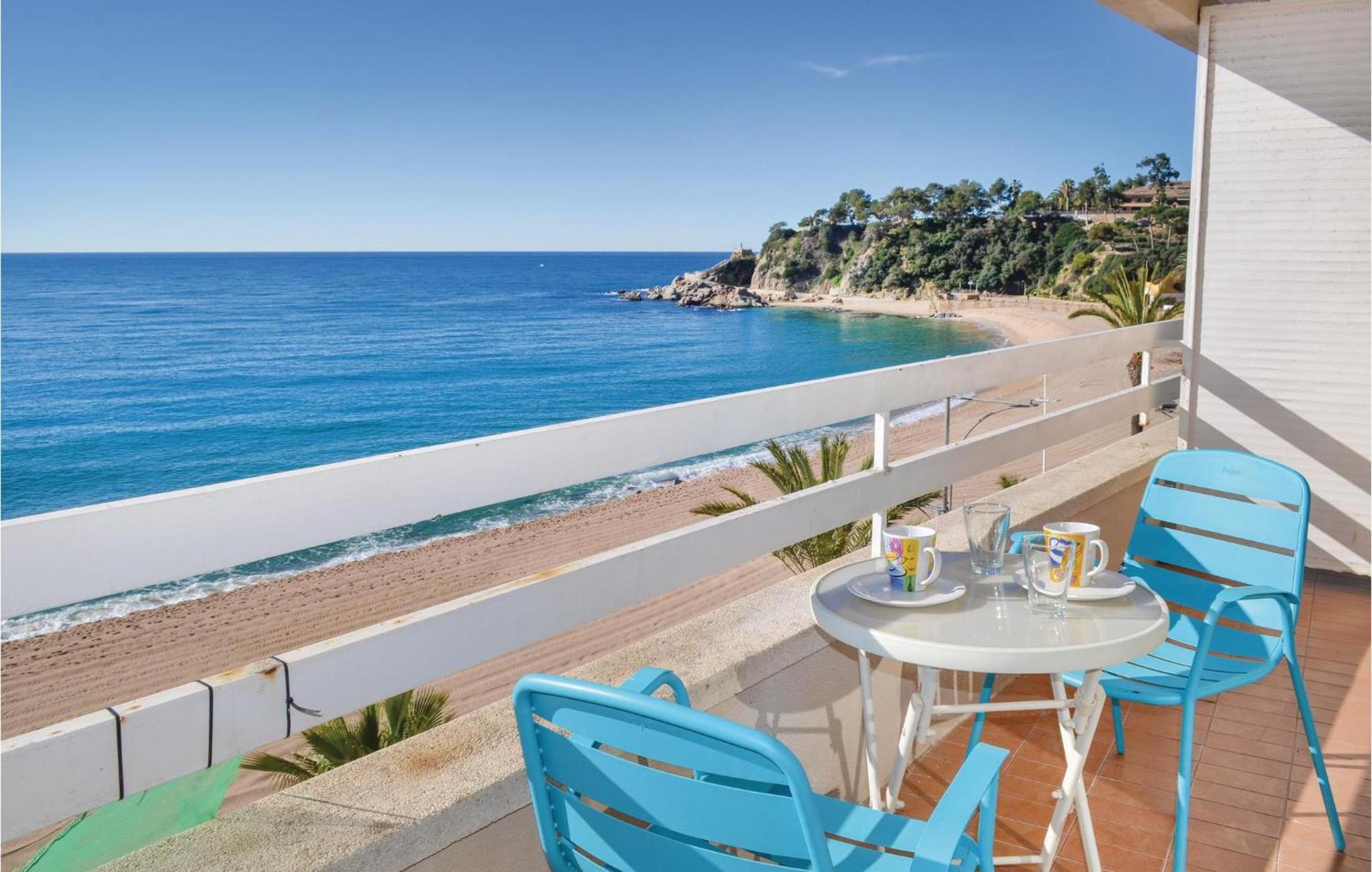 Nice apartment in Lloret de Mar with 3 Bedrooms&WiFi Buitenkant foto