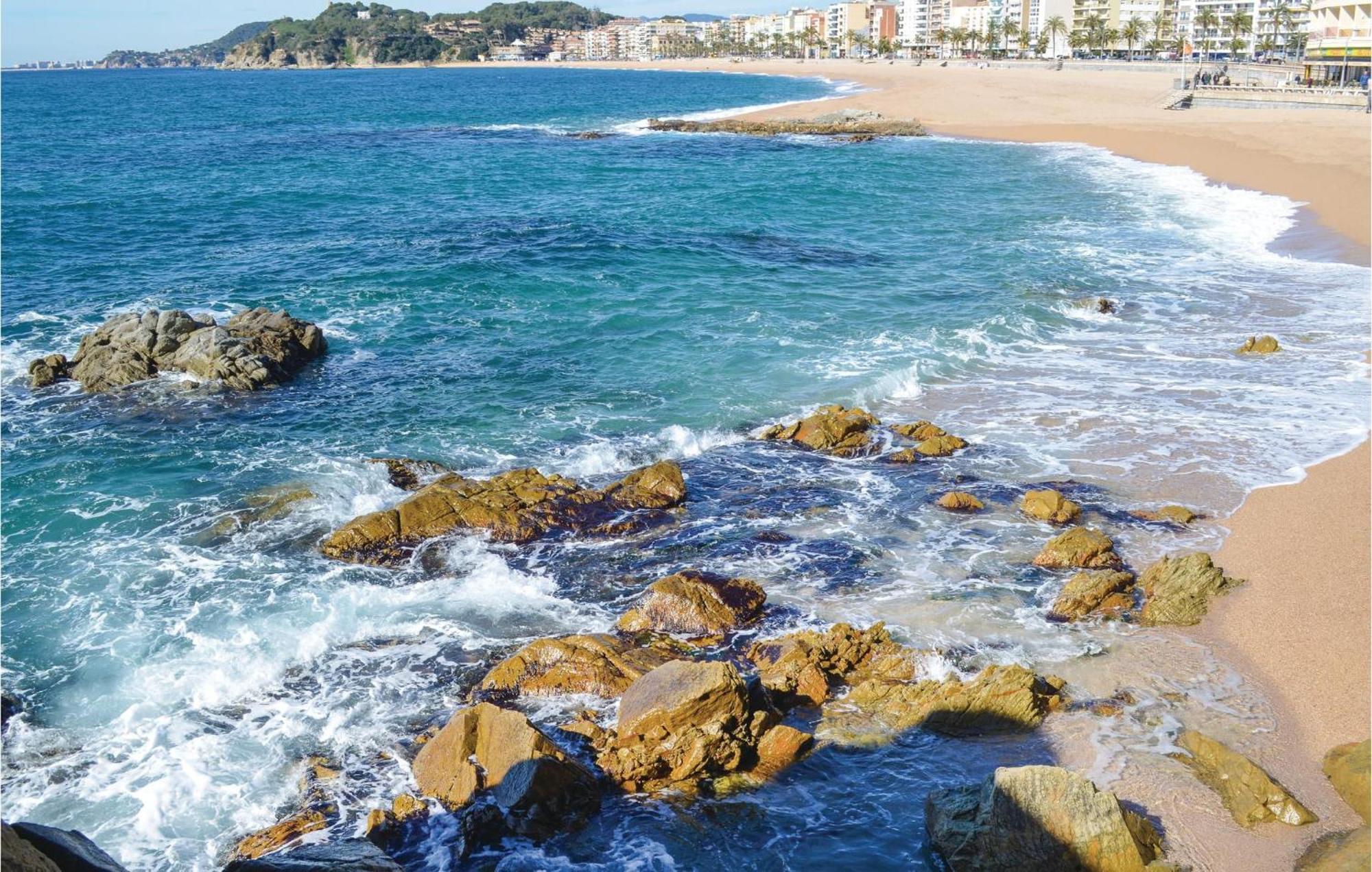 Nice apartment in Lloret de Mar with 3 Bedrooms&WiFi Buitenkant foto